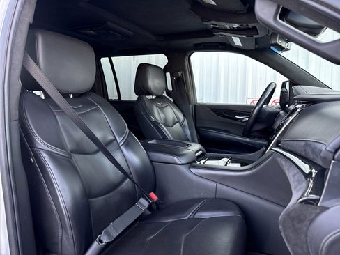 Used 2019 Cadillac Escalade ESV Platinum image 49