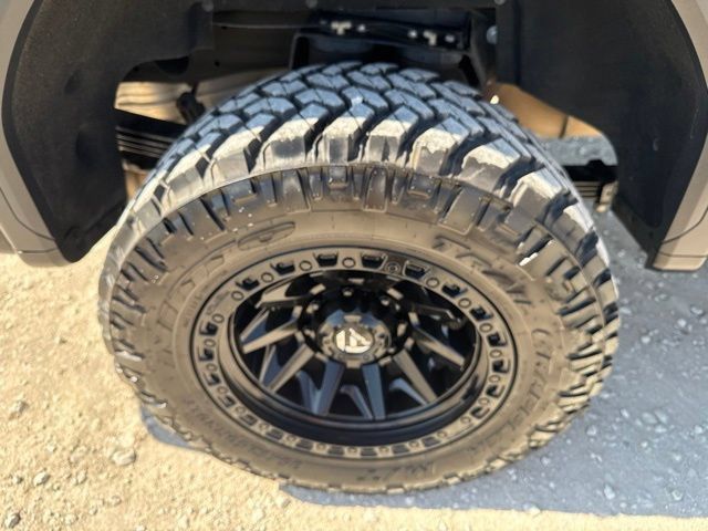 Used 2025 GMC Sierra 2500 AT4 w/ AT4 Premium Plus Package AWD/4WD image 30