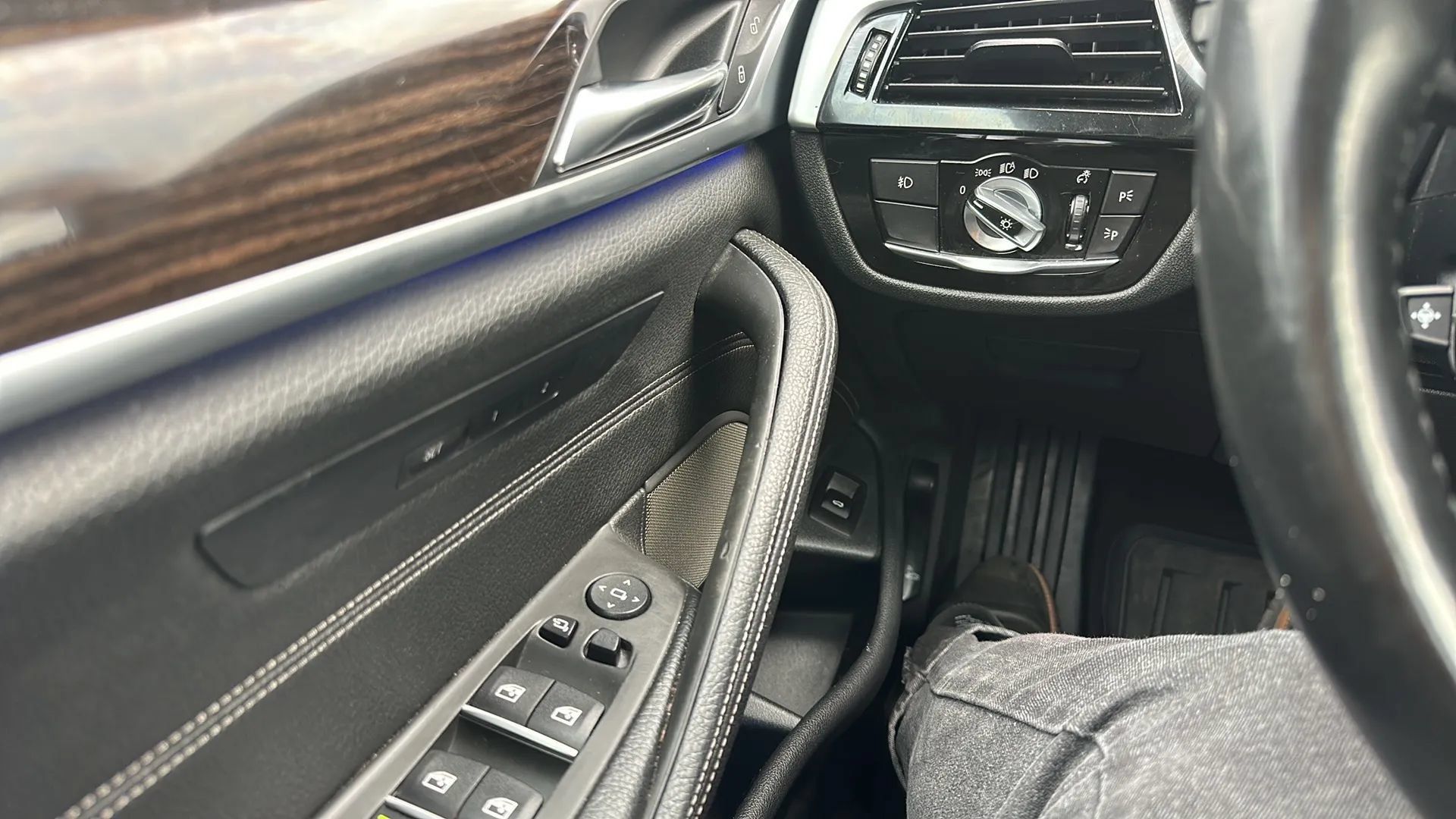 Used 2017 BMW 530i xDrive AWD/4WD image 22