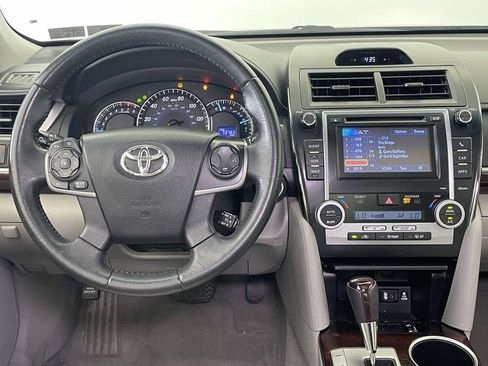 Used 2012 Toyota Camry XLE w/ Leather Pkg FWD image 20