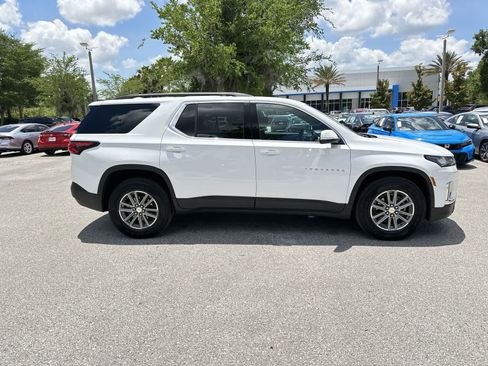 Used 2023 Chevrolet Traverse LT FWD image 6