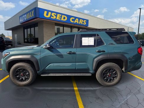 Used 2025 Toyota 4Runner TRD Off-Road Premium AWD/4WD image 8