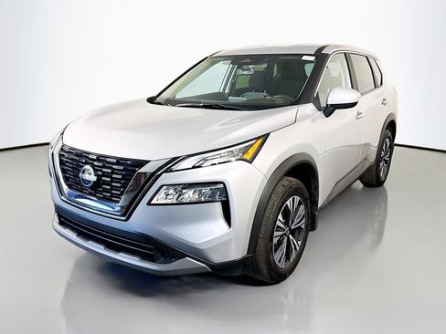 Used 2023 Nissan Rogue SV image 4