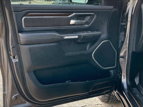 Used 2022 RAM 1500 Laramie AWD/4WD image 16