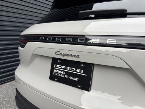 Used 2022 Porsche Cayenne image 22