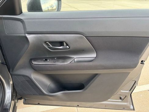 Used 2025 Nissan Kicks S image 13