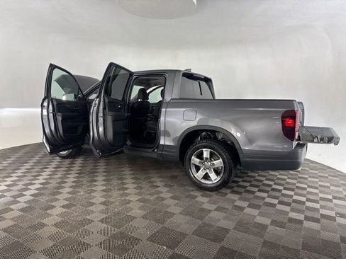 Certified 2025 Honda Ridgeline RTL image 21
