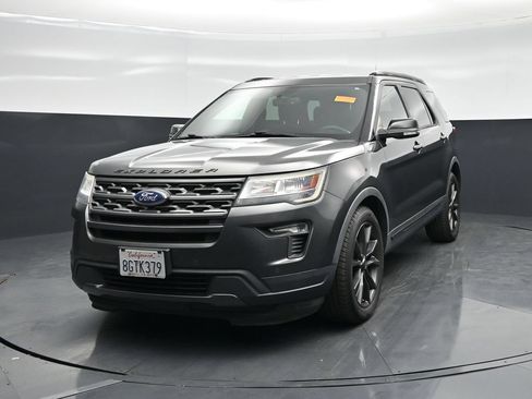 Used 2018 Ford Explorer XLT w/ Equipment Group 202A FWD image 54