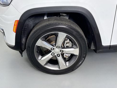 Used 2022 Jeep Grand Cherokee L Limited RWD image 38