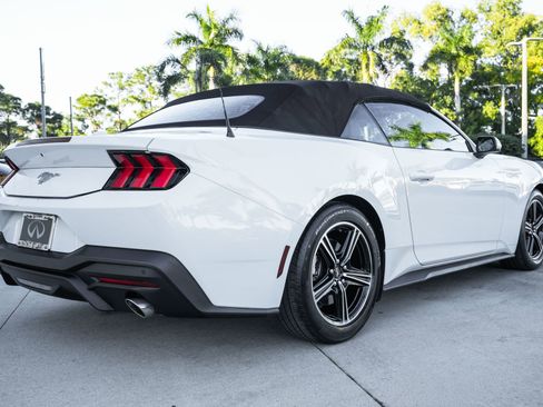 Used 2024 Ford Mustang EcoBoost image 27