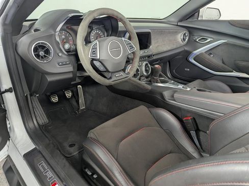 Used 2022 Chevrolet Camaro ZL1 image 17
