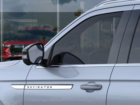 Used 2025 Lincoln Navigator L Reserve AWD/4WD image 20