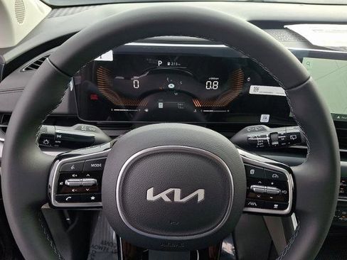 New 2026 Kia Carnival image 9