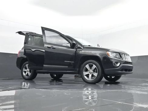 Used 2016 Jeep Compass High Altitude AWD/4WD image 32