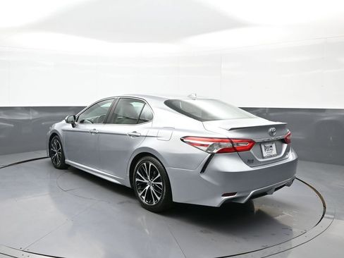 Certified 2020 Toyota Camry SE w/ Cold Weather Package AWD/4WD image 8