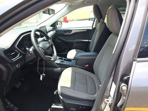 Used 2022 Ford Escape SE w/ SE Sport Appearance Package AWD/4WD image 3