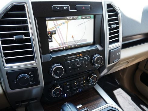 Used 2015 Ford F150 Lariat AWD/4WD image 33