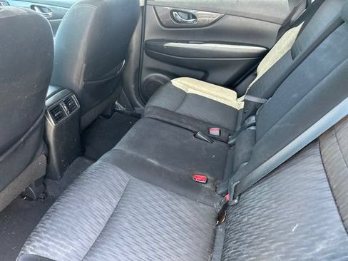 Used 2020 Nissan Rogue S w/ Special Edition Package FWD image 10