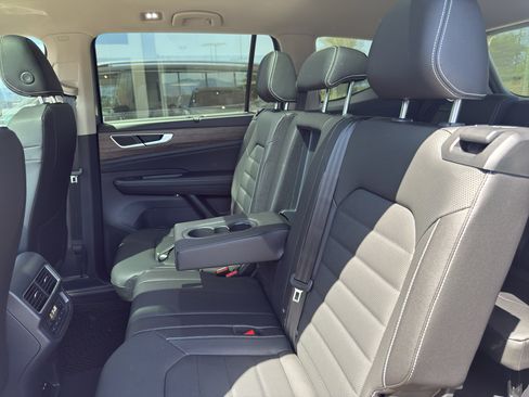 New 2025 Volkswagen Atlas SEL image 16