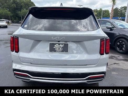 Certified 2023 Kia Sorento SX FWD image 6
