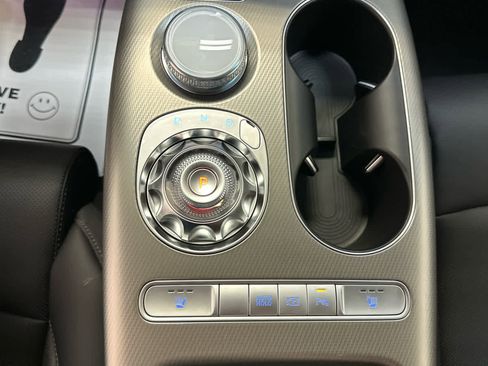 New 2025 Genesis GV60 Advanced image 19