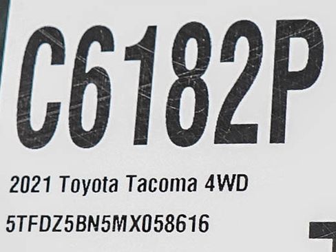 Used 2021 Toyota Tacoma TRD Sport AWD/4WD image 31
