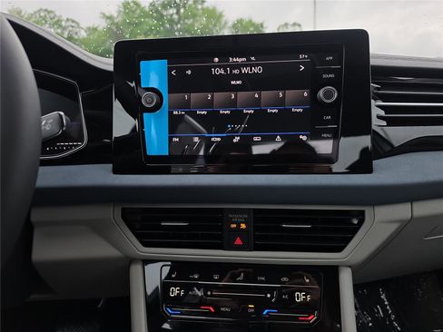 New 2026 Volkswagen Jetta SE FWD image 16