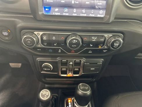 Used 2023 Jeep Wrangler Unlimited w/ Cold Weather Group image 23