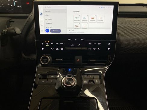 Used 2023 Toyota bZ4X Limited image 26