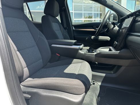 Used 2026 GMC Terrain Elevation w/ Technology Package II AWD/4WD image 28