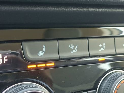 Used 2024 Volkswagen Taos SE image 21