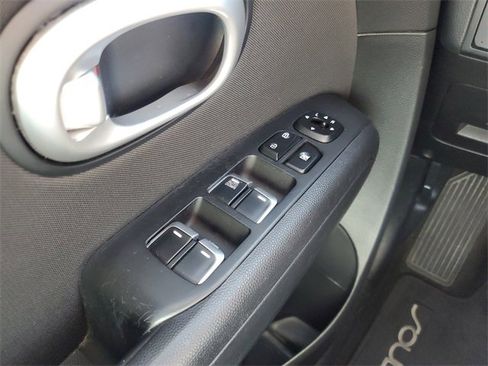 Used 2018 Kia Soul image 23