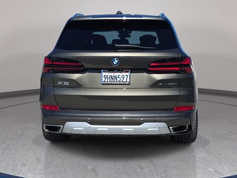 Used 2024 BMW X5 xDrive50e w/ Parking Assistance Package AWD/4WD image 7