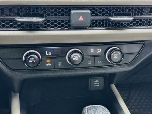 Used 2023 Honda HR-V LX image 12