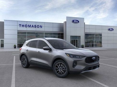 New 2025 Ford Escape Plug-in Hybrid w/ PHEV Premium Package image 30