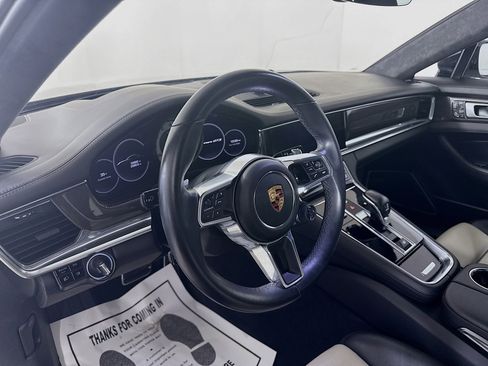 Certified 2019 Porsche Panamera GTS image 4