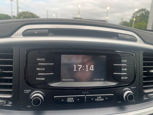 Used 2016 Kia Sorento LX FWD image 18