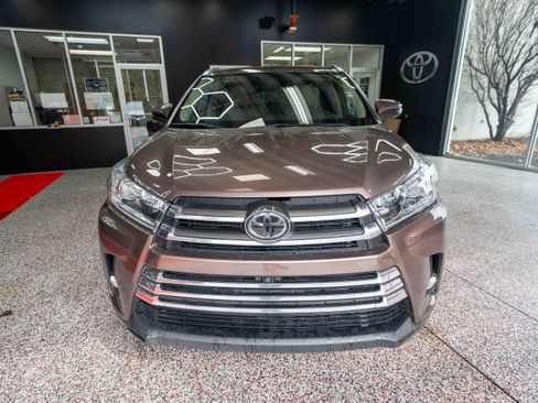 Used 2018 Toyota Highlander Limited Platinum w/ Protection Package #3 image 6