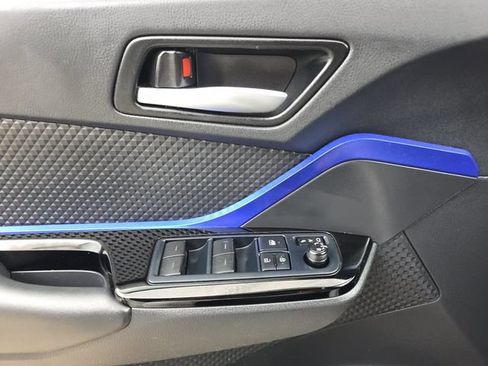 Used 2021 Toyota C-HR XLE FWD image 27