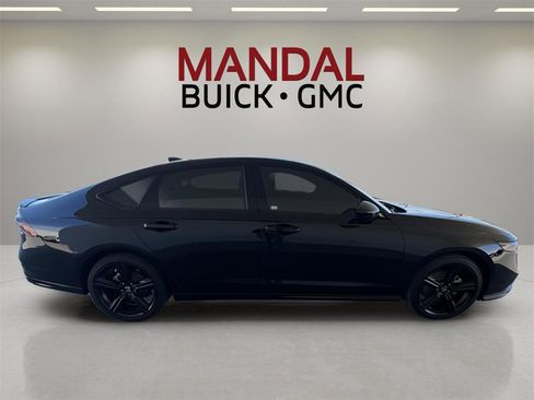 Used 2025 Honda Accord Sport image 5