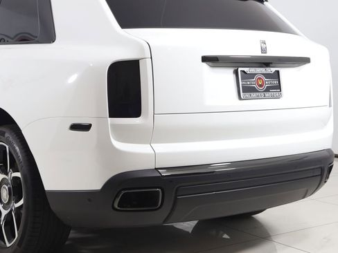 Used 2024 Rolls-Royce Cullinan Black Badge AWD/4WD image 40