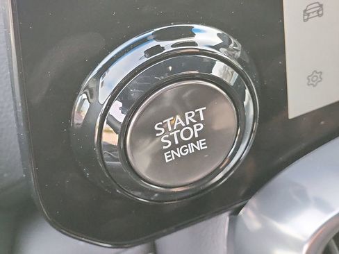 Used 2025 Lexus LX 600 4WD w/ Luxury Package image 25