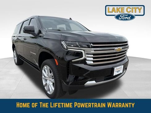 Used 2024 Chevrolet Suburban High Country AWD/4WD image 9