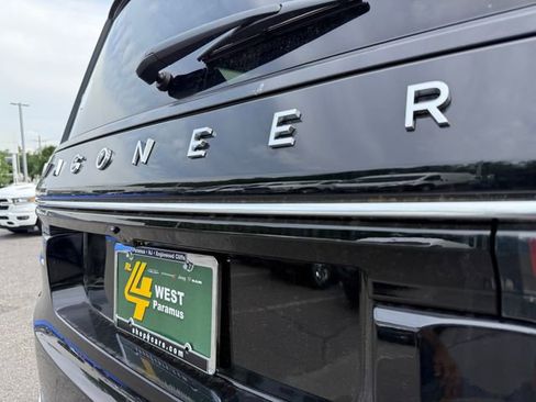 New 2025 Jeep Wagoneer Base w/ Premium Group I image 7