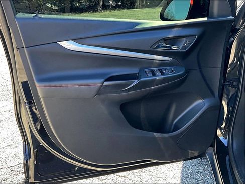 Certified 2023 Chevrolet Bolt EUV LT w/ Convenience Package image 20