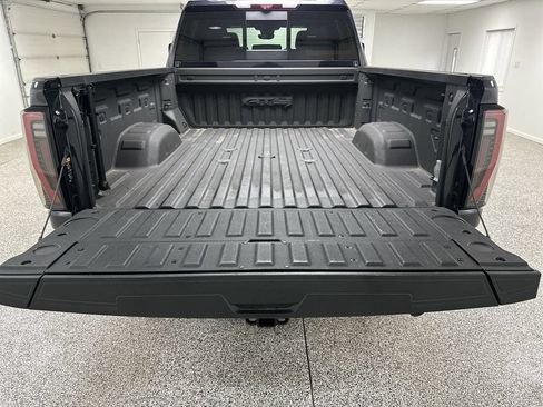 Used 2024 GMC Sierra 2500 AT4 w/ AT4 Premium Plus Package AWD/4WD image 32