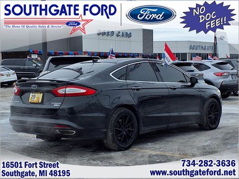 Used 2013 Ford Fusion Titanium w/ Titanium Driver Assist Pkg image 2