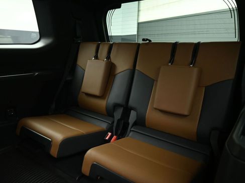 Used 2025 Lexus GX 550 image 22