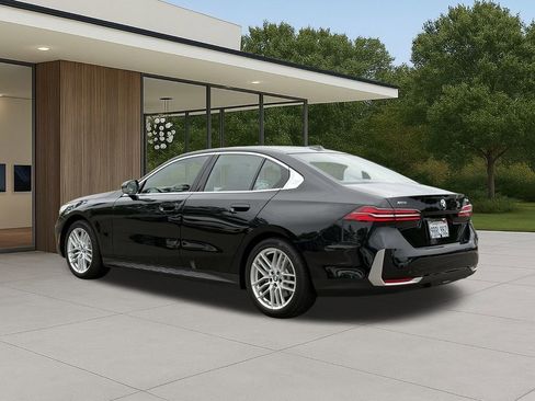 Used 2025 BMW 530i xDrive image 11