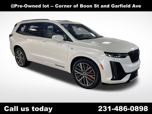 Used 2023 Cadillac XT6 Sport w/ Technology Package AWD/4WD image 7